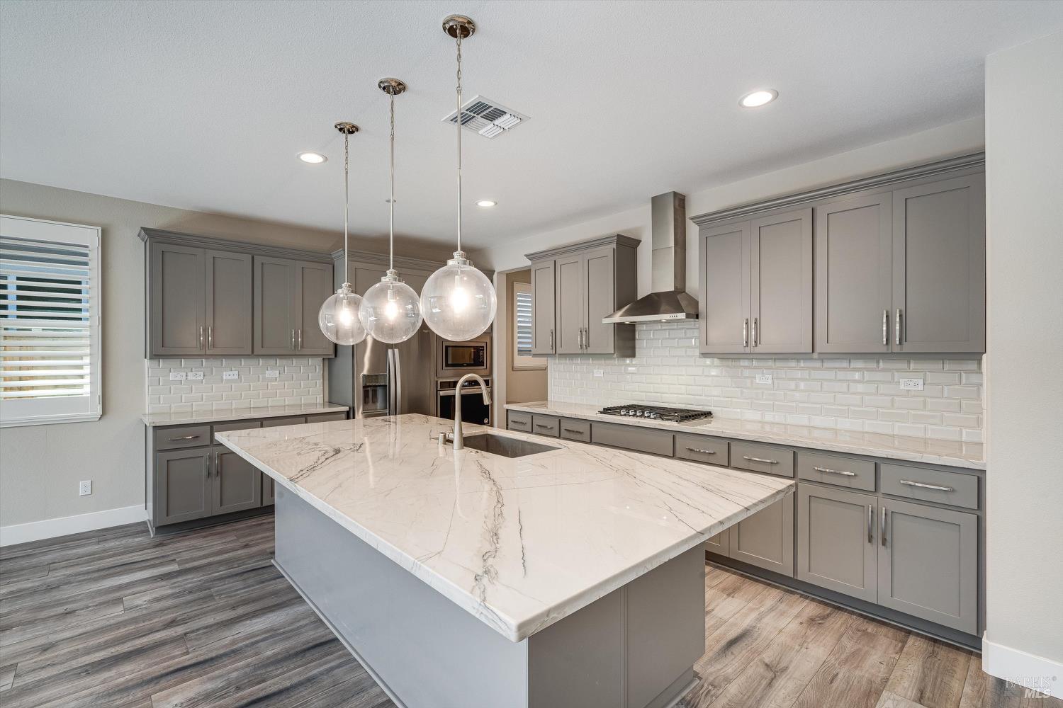 Detail Gallery Image 6 of 45 For 5646 Kameron Pl, Rohnert Park,  CA 94928 - 3 Beds | 2/1 Baths