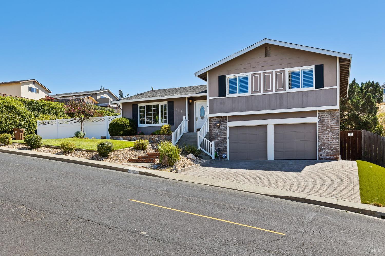 Detail Gallery Image 2 of 58 For 132 Chelsea Hills Dr, Benicia,  CA 94510 - 3 Beds | 2 Baths