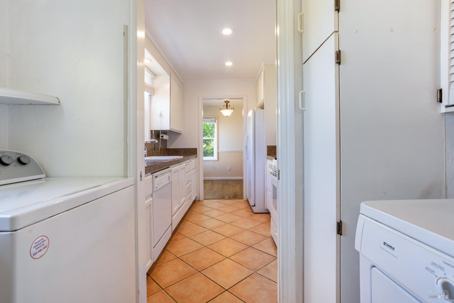 Detail Gallery Image 11 of 32 For 127 Hill Dr, Vallejo,  CA 94590 - 3 Beds | 1 Baths