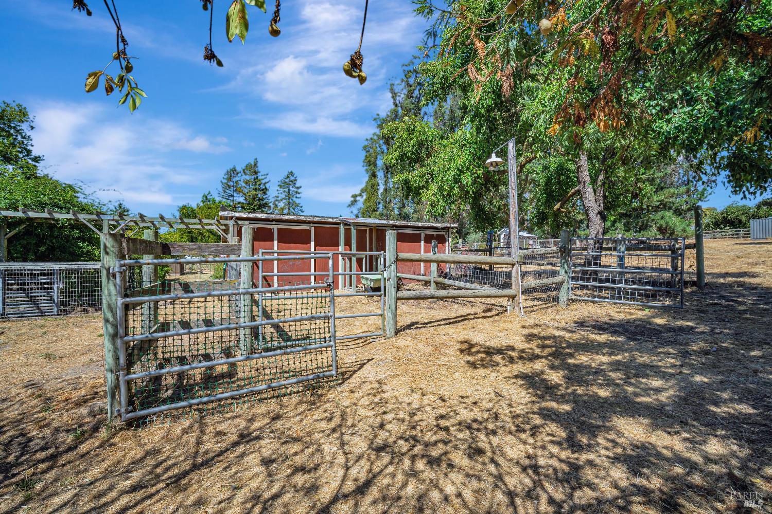 Detail Gallery Image 25 of 34 For 5190 Volkerts Rd, Sebastopol,  CA 95472 - 3 Beds | 2 Baths
