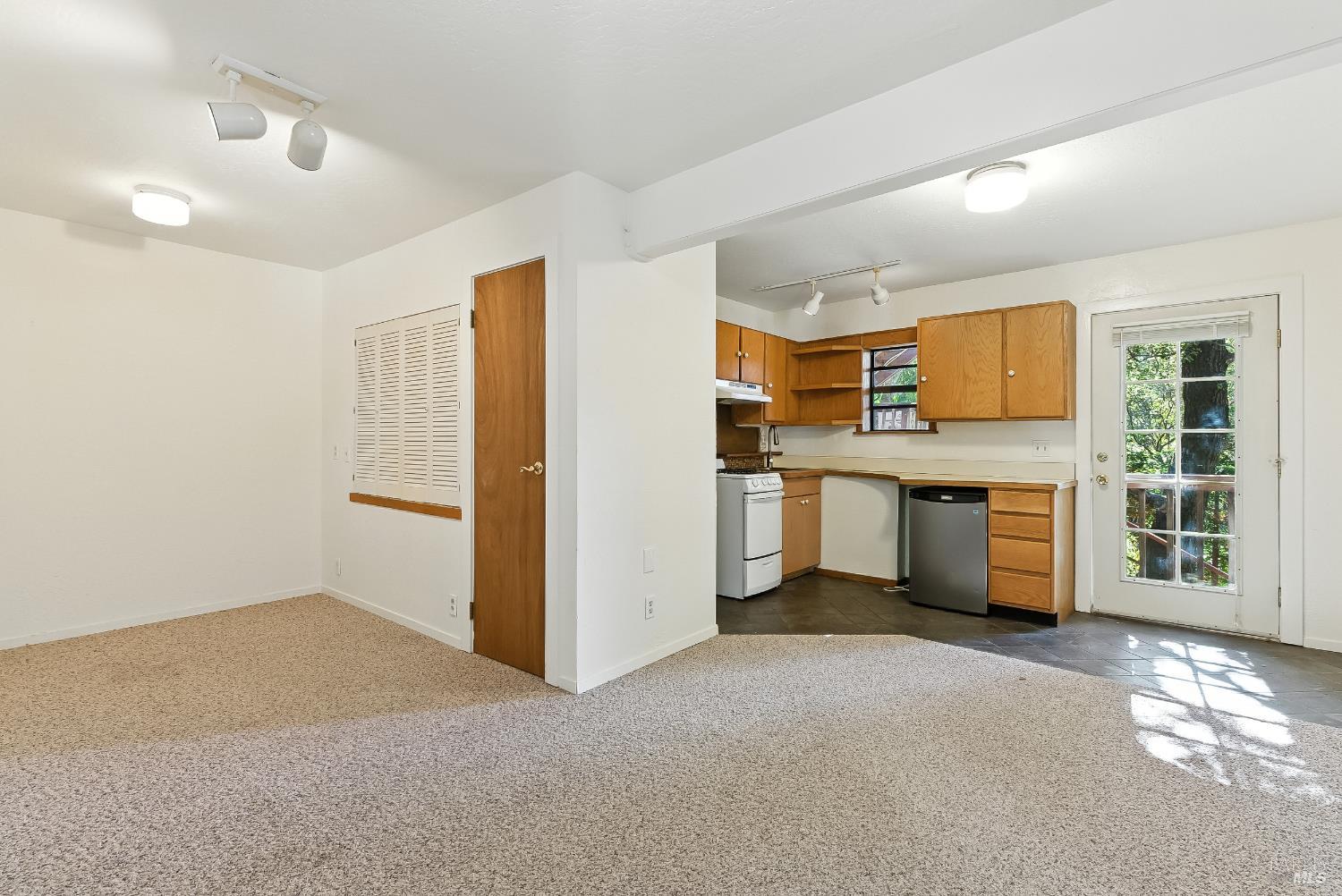 Detail Gallery Image 17 of 30 For 183 Laurel Dr, Fairfax,  CA 94930 - 5 Beds | 6 Baths