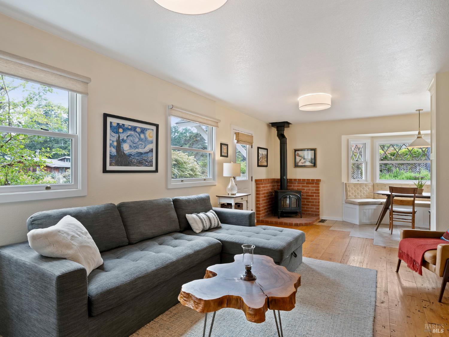 Detail Gallery Image 9 of 41 For 10392 Hills Rd, Mendocino,  CA 95460 - 2 Beds | 1 Baths