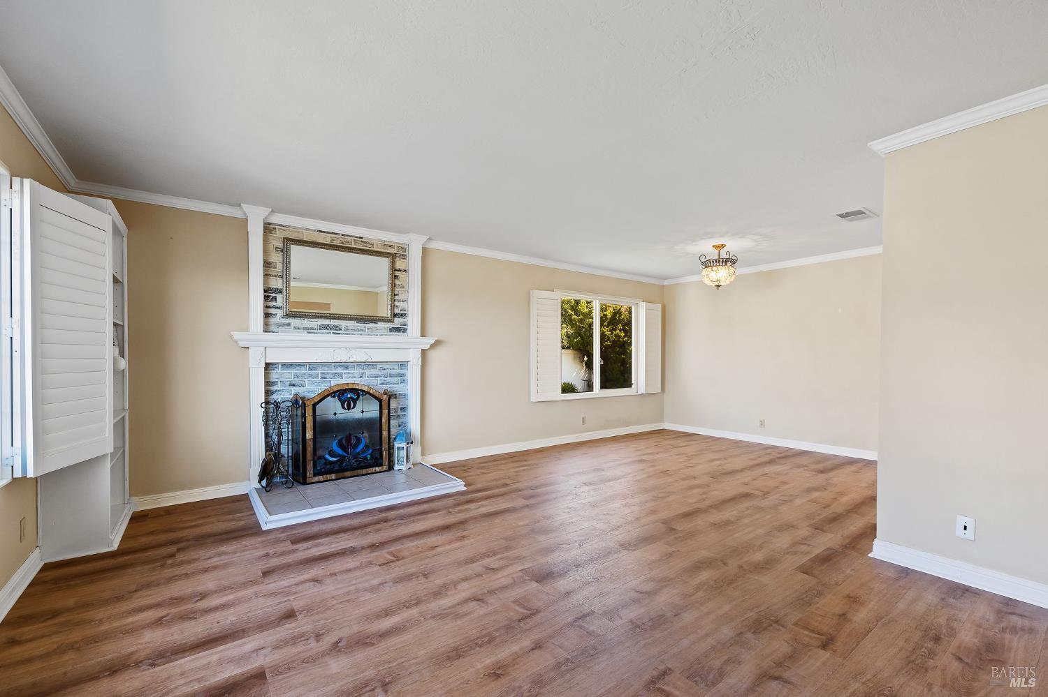 Detail Gallery Image 8 of 58 For 132 Chelsea Hills Dr, Benicia,  CA 94510 - 3 Beds | 2 Baths