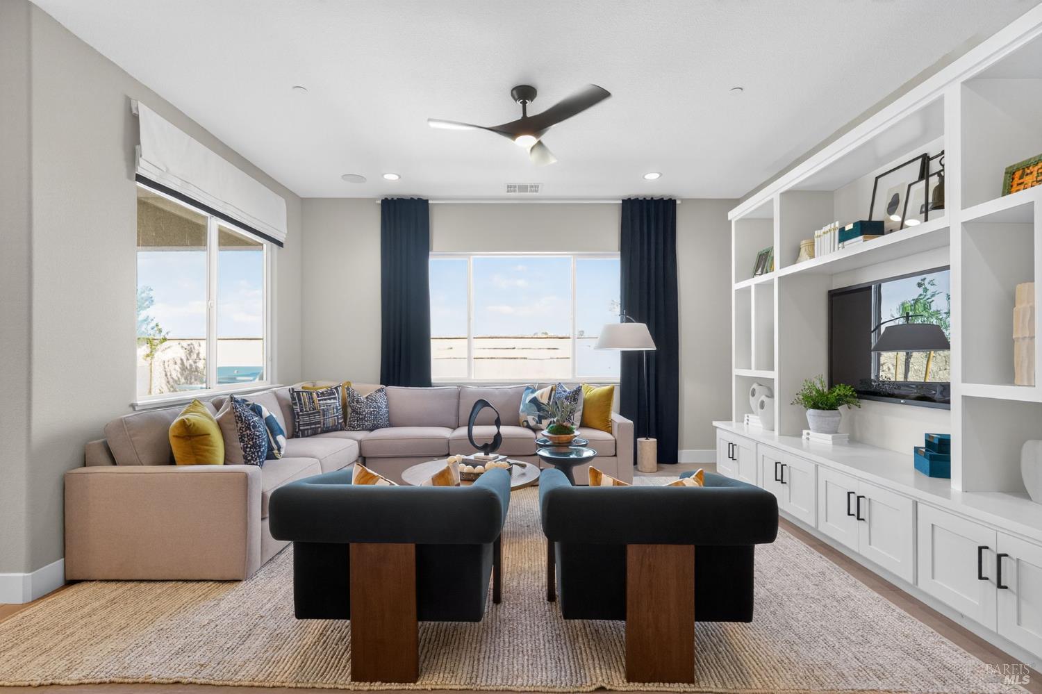 Detail Gallery Image 5 of 33 For 408 Beyers St, Oakley,  CA 94561 - 5 Beds | 3/1 Baths