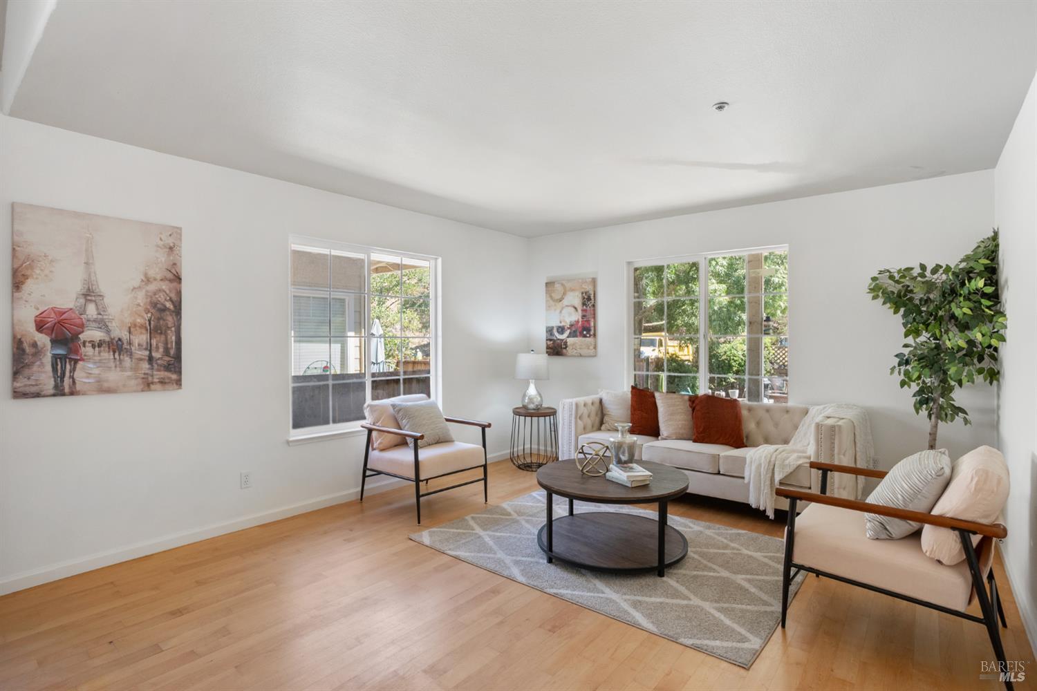 Detail Gallery Image 13 of 82 For 28 Adrian Ter, San Rafael,  CA 94903 - 3 Beds | 2/1 Baths