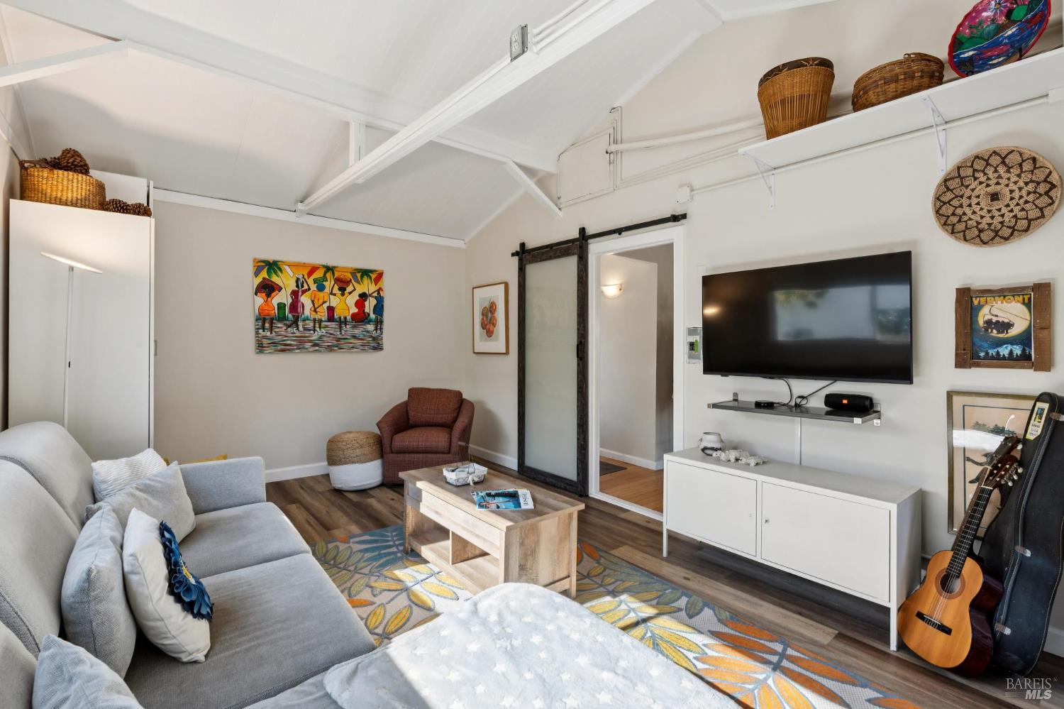 Detail Gallery Image 13 of 46 For 331 Starling Rd, Mill Valley,  CA 94941 - 3 Beds | 1 Baths