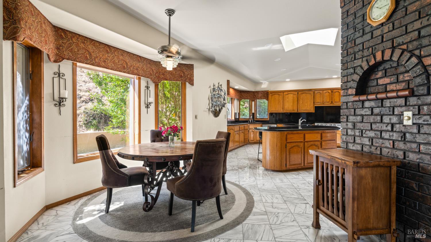 Detail Gallery Image 24 of 99 For 3380 Hidden Valley Ln, Fairfield,  CA 94534 - 5 Beds | 6/1 Baths