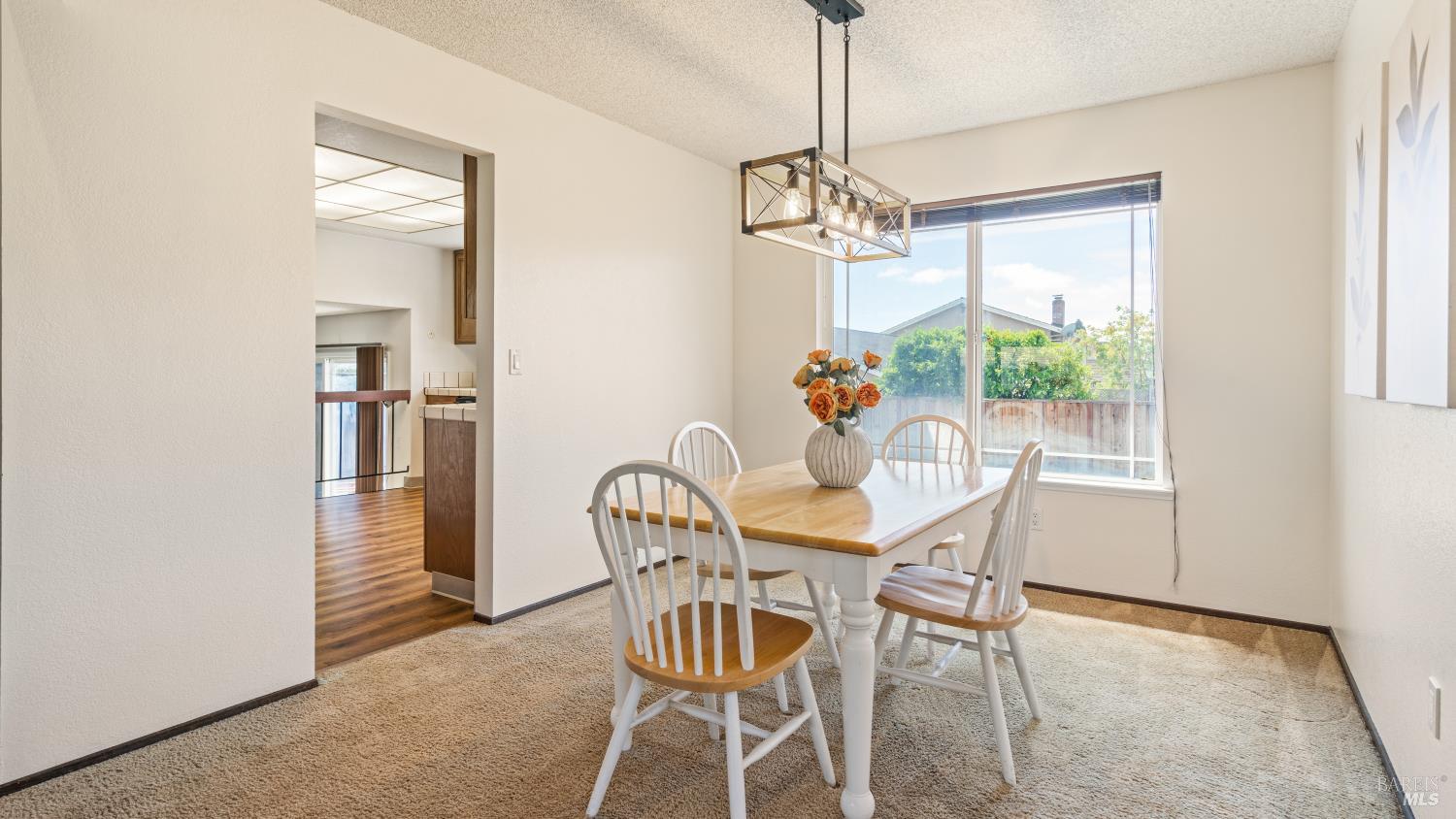 Detail Gallery Image 10 of 60 For 724 Garfield Dr, Petaluma,  CA 94954 - 4 Beds | 3 Baths