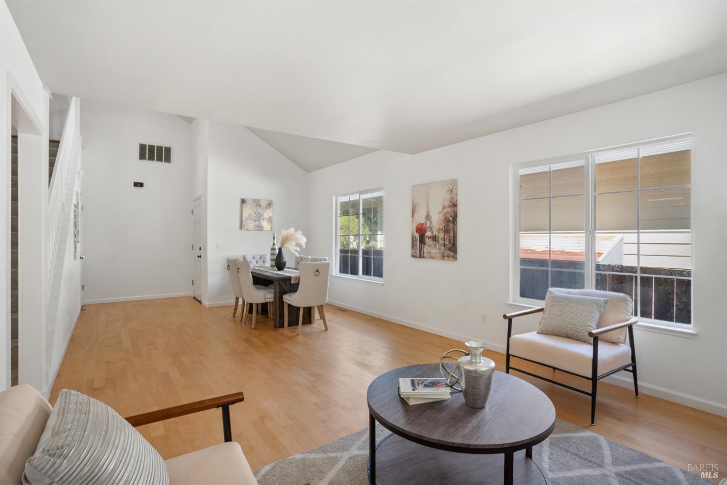 Detail Gallery Image 15 of 82 For 28 Adrian Ter, San Rafael,  CA 94903 - 3 Beds | 2/1 Baths