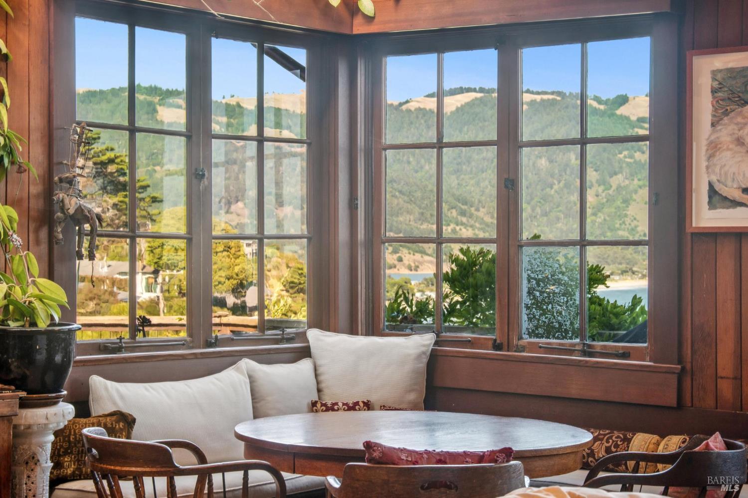 Detail Gallery Image 11 of 46 For 41 Ocean Ave, Bolinas,  CA 94924 - 3 Beds | 2 Baths