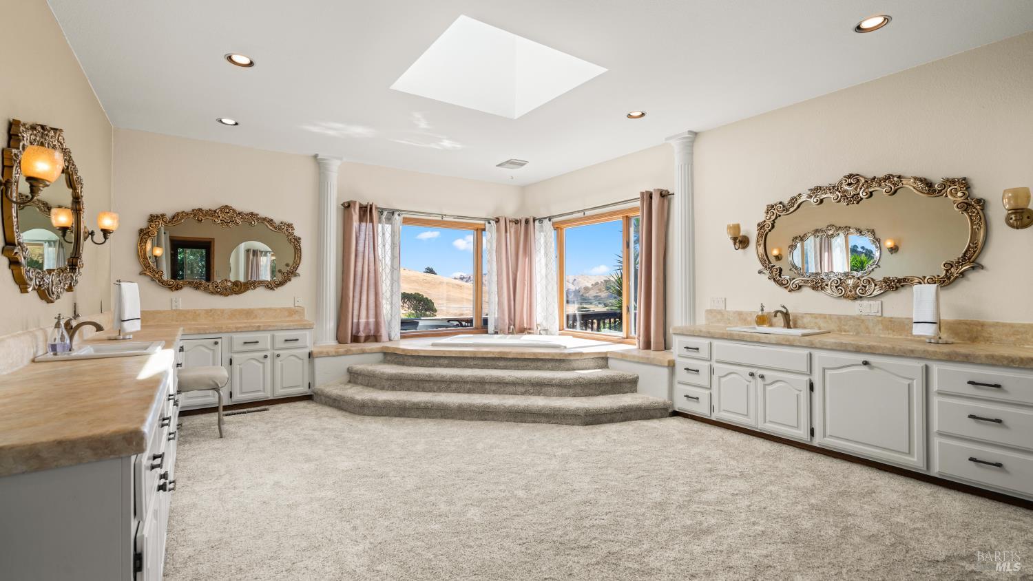 Detail Gallery Image 46 of 99 For 3380 Hidden Valley Ln, Fairfield,  CA 94534 - 5 Beds | 6/1 Baths