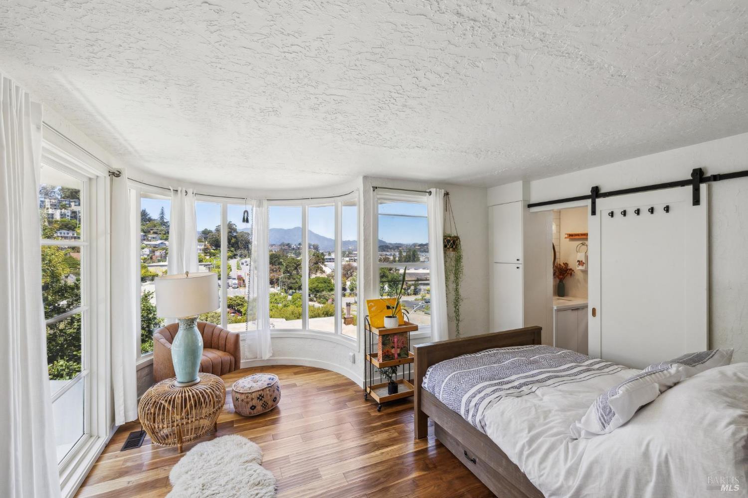 Detail Gallery Image 22 of 71 For 503 Easterby St, Sausalito,  CA 94965 - 5 Beds | 4 Baths