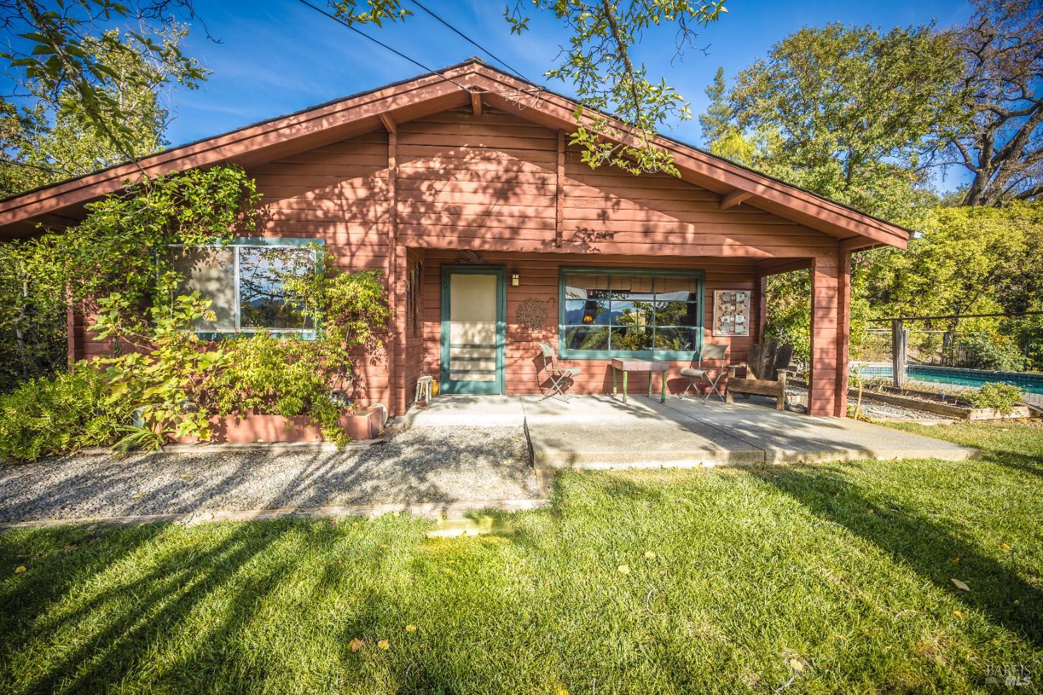 Detail Gallery Image 4 of 43 For 28678 River Rd, Cloverdale,  CA 95425 - 2 Beds | 1/1 Baths