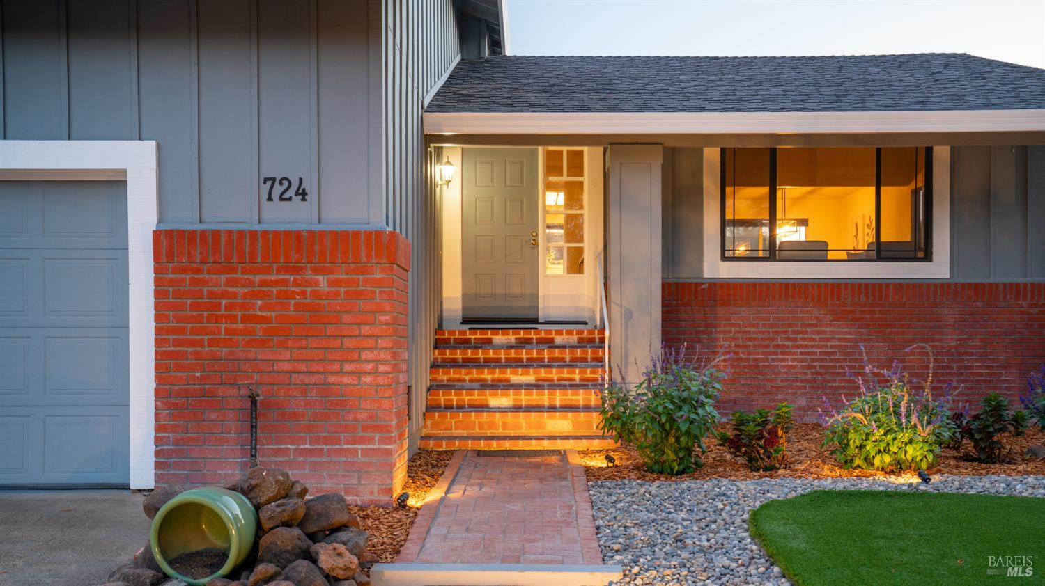 Detail Gallery Image 5 of 60 For 724 Garfield Dr, Petaluma,  CA 94954 - 4 Beds | 3 Baths