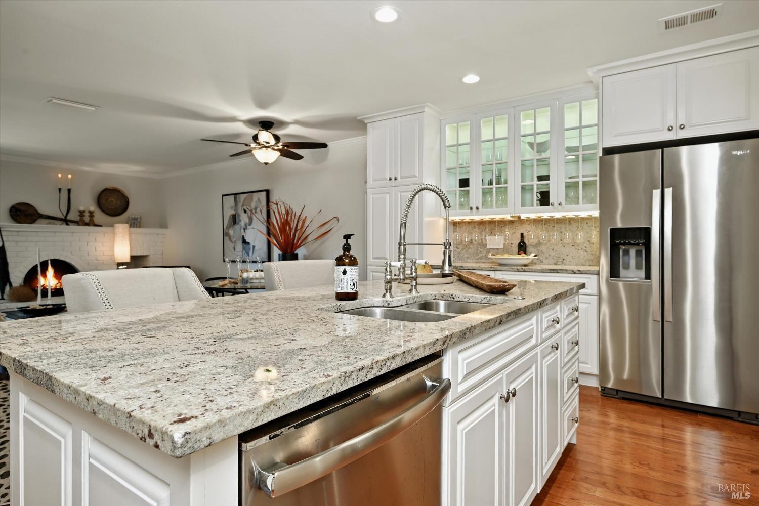 Detail Gallery Image 8 of 30 For 152 Vineyard Cir, Yountville,  CA 94599 - 2 Beds | 2 Baths