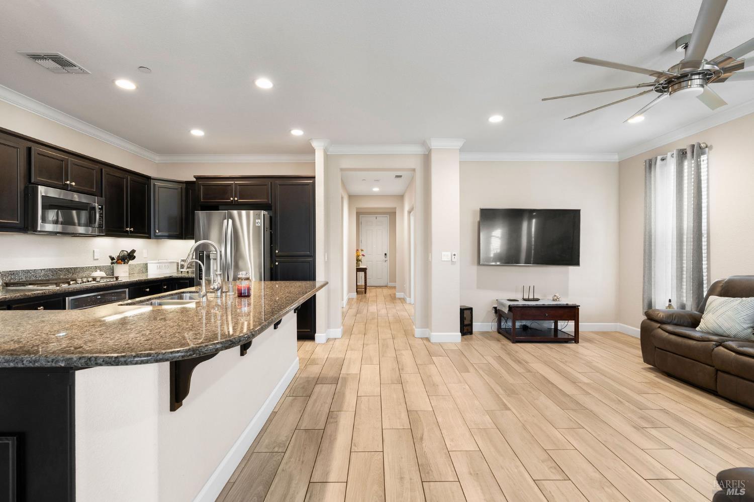 Detail Gallery Image 12 of 63 For 590 Belvedere Dr, Rio Vista,  CA 94571 - 2 Beds | 2 Baths
