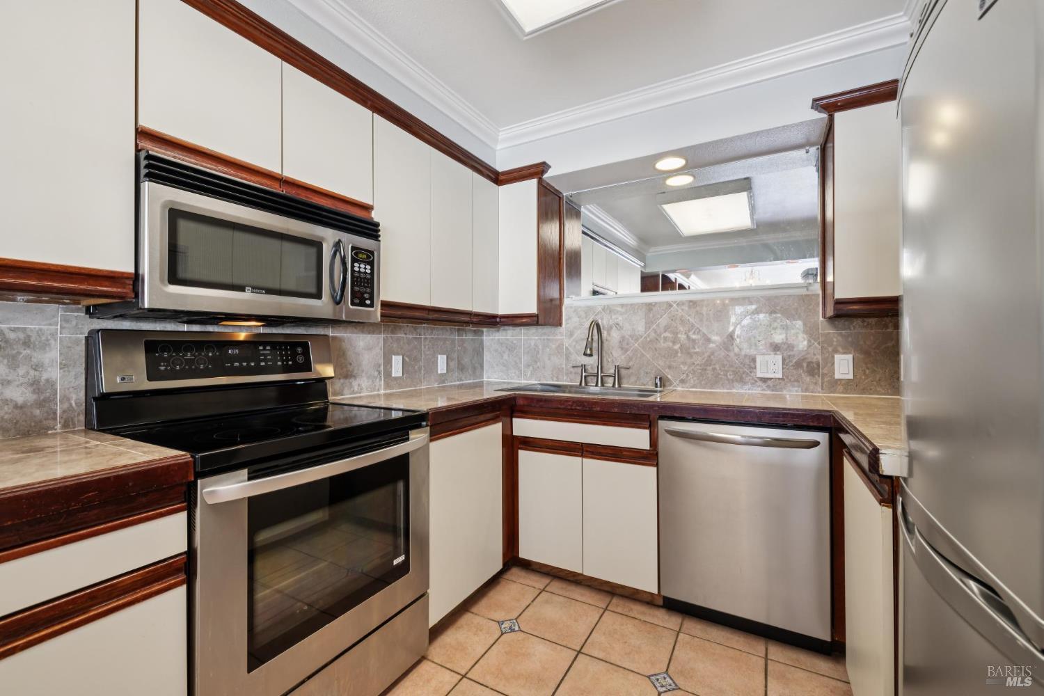 Detail Gallery Image 10 of 45 For 100 South St #101,  Sausalito,  CA 94965 - 2 Beds | 2 Baths
