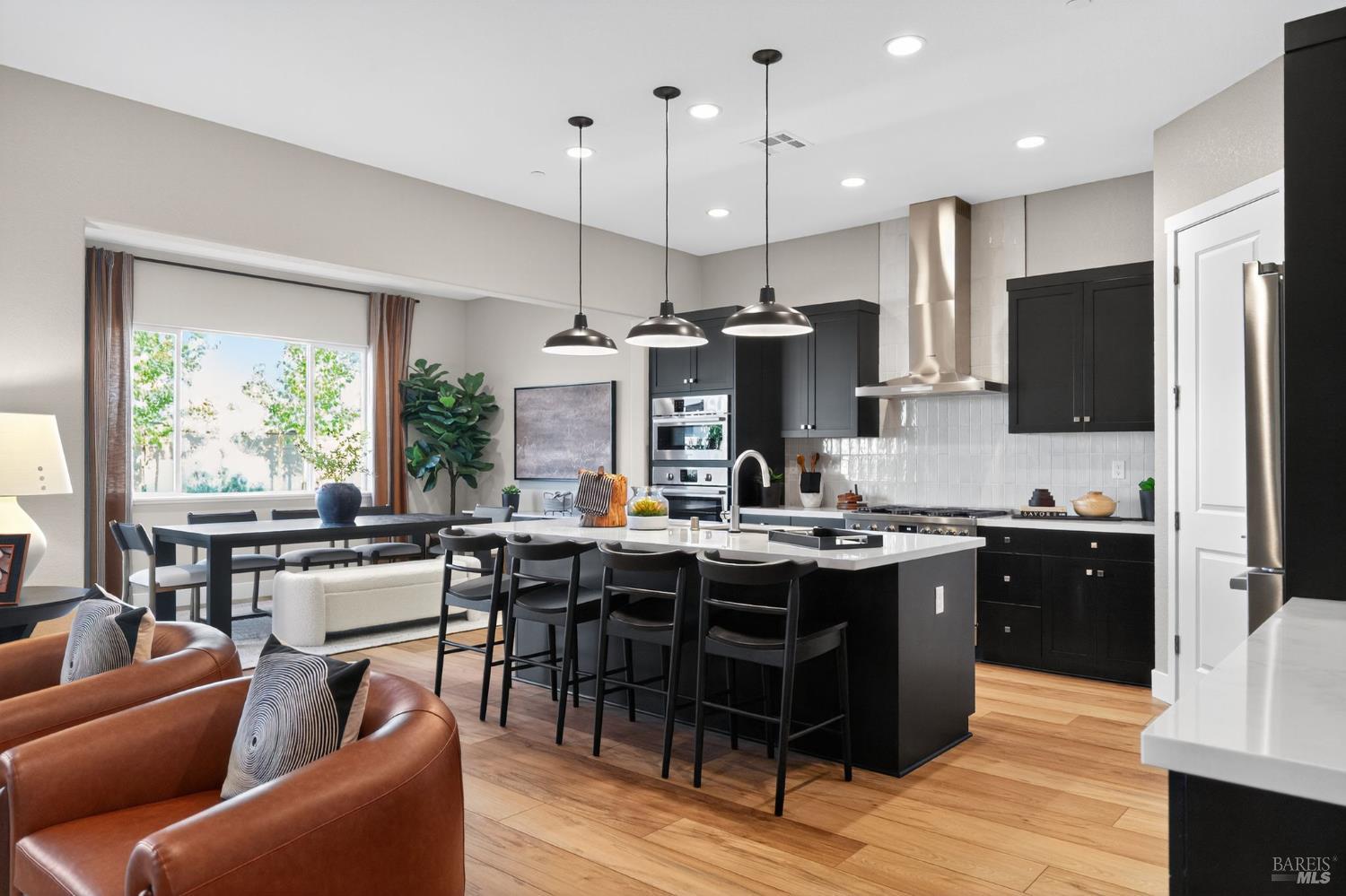Detail Gallery Image 7 of 30 For 404 Beyers St, Oakley,  CA 94561 - 5 Beds | 3 Baths