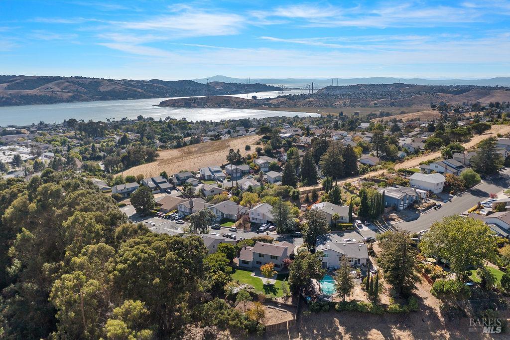 Detail Gallery Image 42 of 45 For 432 Turner Dr, Benicia,  CA 94510 - 4 Beds | 2/1 Baths