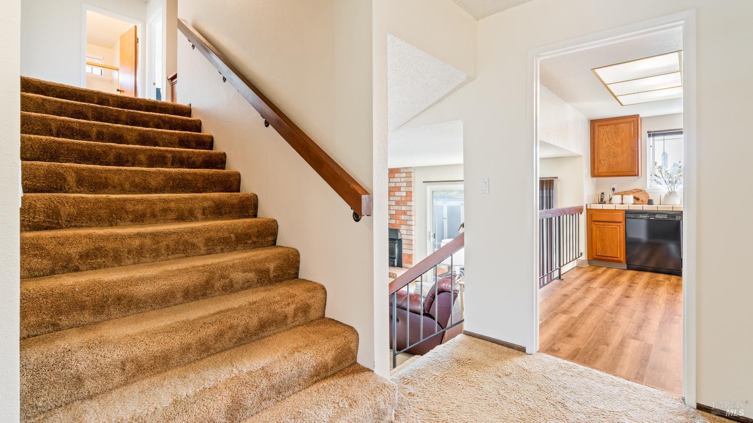 Detail Gallery Image 22 of 60 For 724 Garfield Dr, Petaluma,  CA 94954 - 4 Beds | 3 Baths