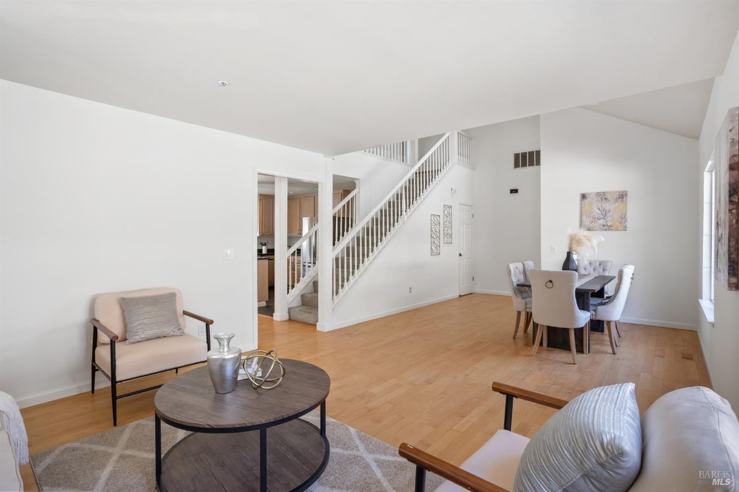 Detail Gallery Image 16 of 82 For 28 Adrian Ter, San Rafael,  CA 94903 - 3 Beds | 2/1 Baths