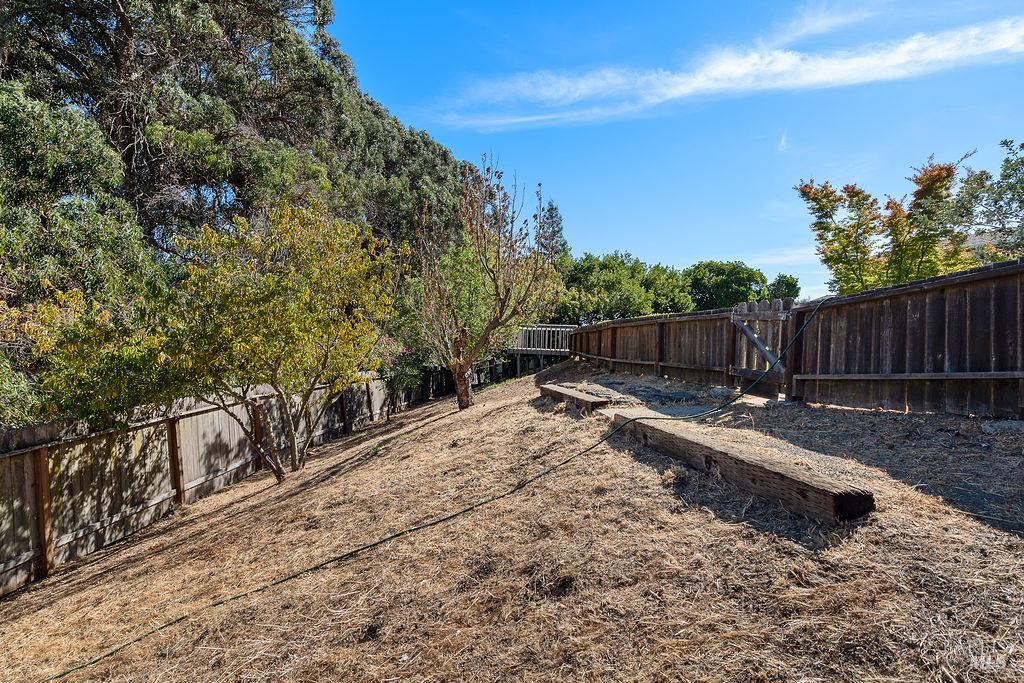 Detail Gallery Image 38 of 45 For 432 Turner Dr, Benicia,  CA 94510 - 4 Beds | 2/1 Baths