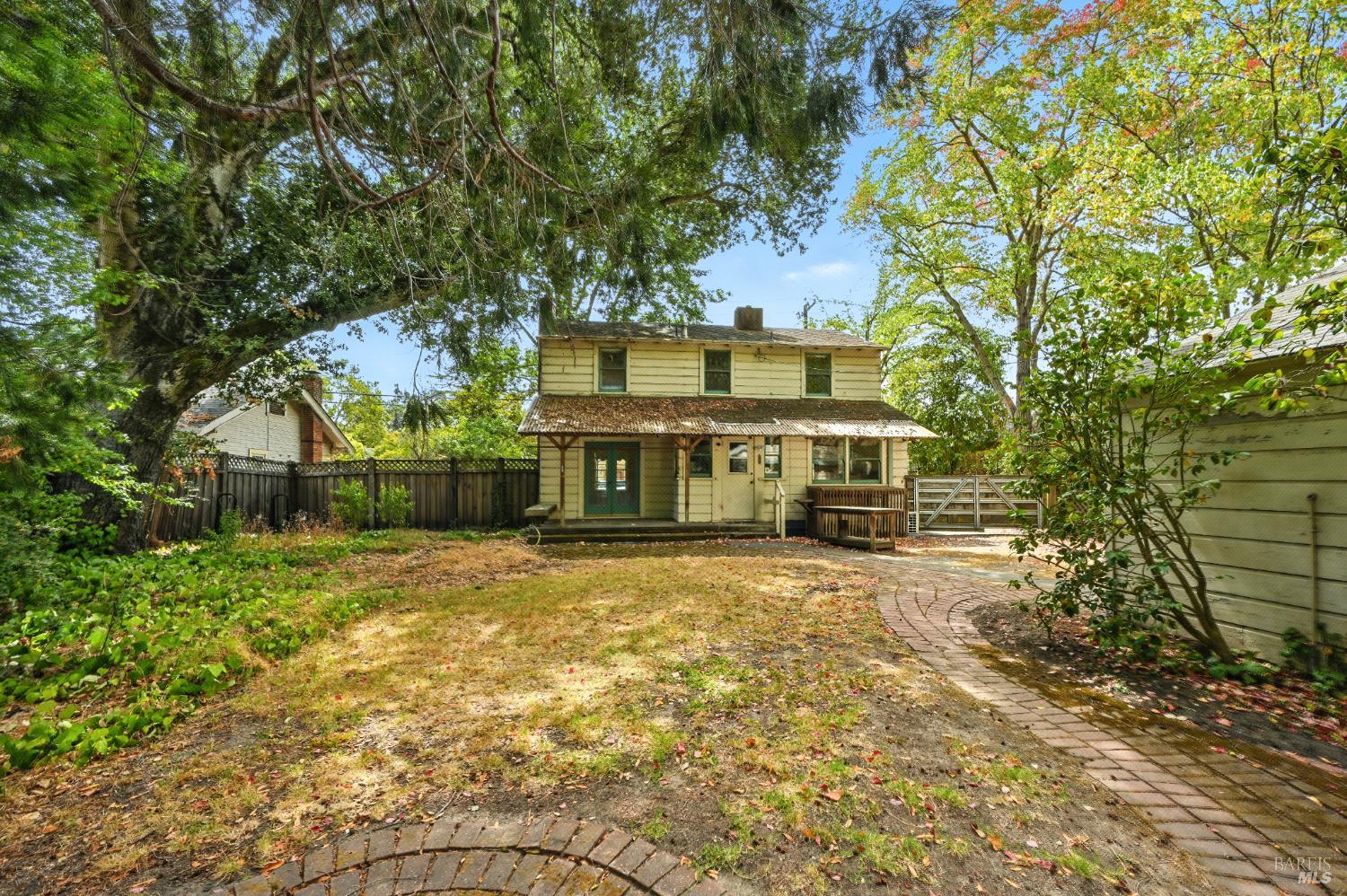 Detail Gallery Image 18 of 23 For 1063 Clark St, Santa Rosa,  CA 95404 - 3 Beds | 1/1 Baths