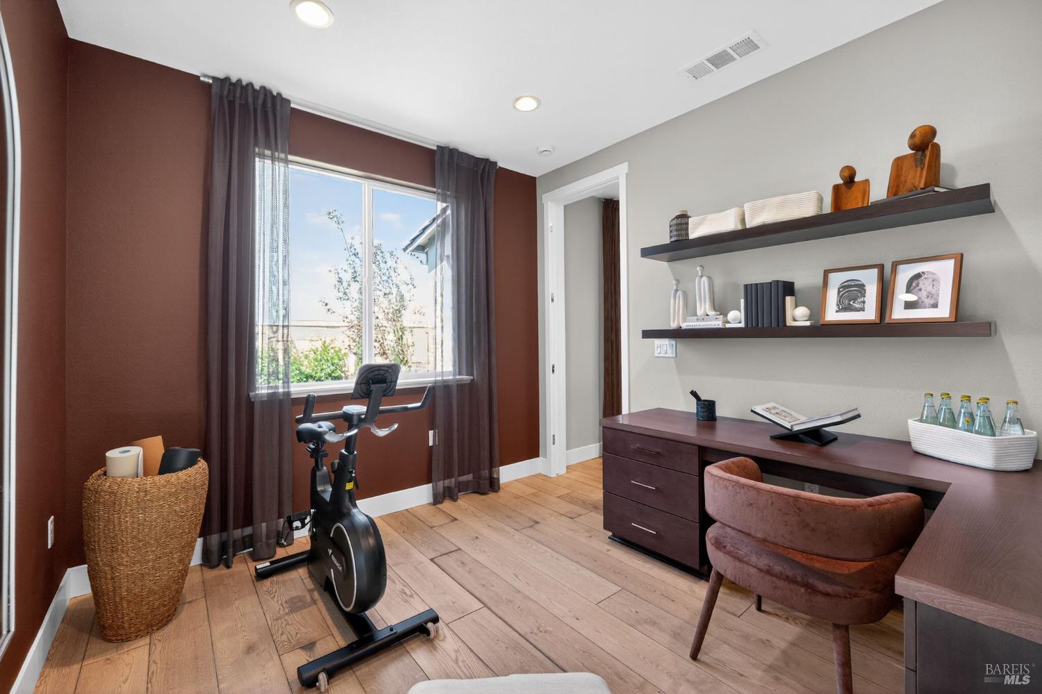 Detail Gallery Image 14 of 34 For 400 Beyers St, Oakley,  CA 94561 - 4 Beds | 3/1 Baths