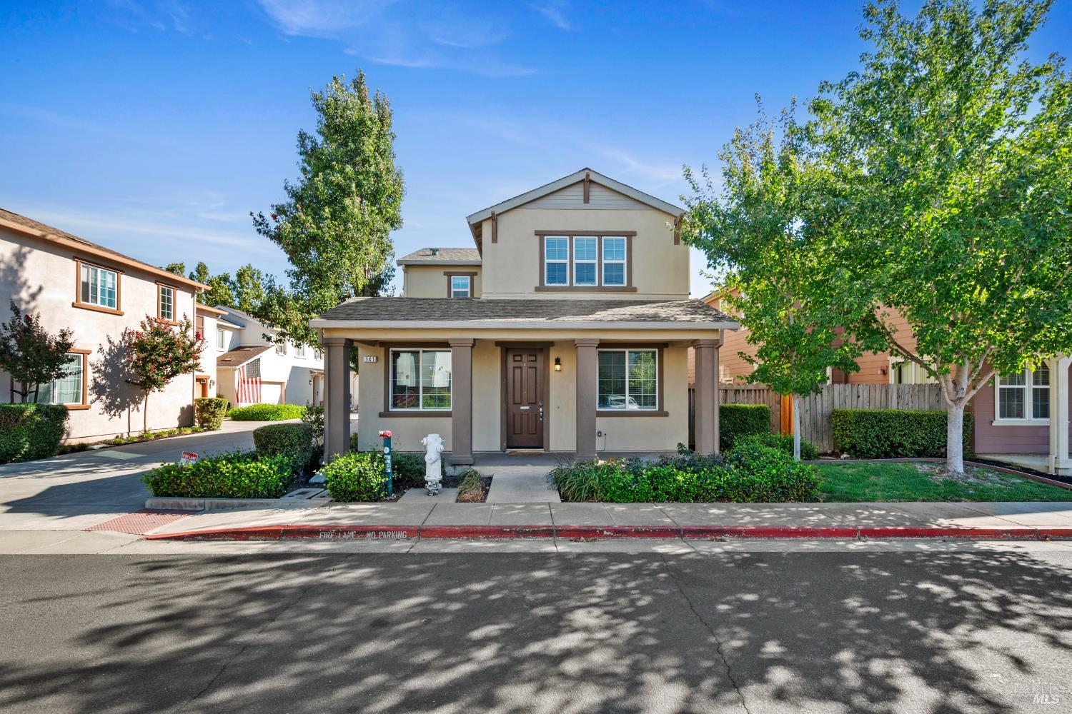 Detail Gallery Image 2 of 46 For 141 Summertime Ln, Suisun City,  CA 94585 - 4 Beds | 3 Baths