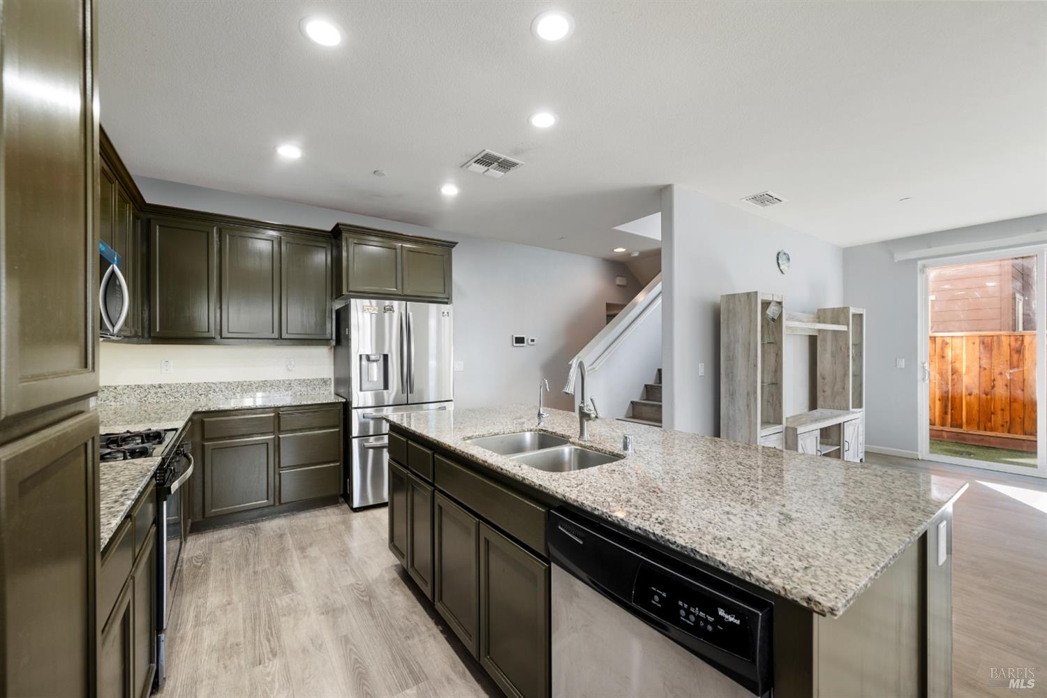 Detail Gallery Image 13 of 46 For 141 Summertime Ln, Suisun City,  CA 94585 - 4 Beds | 3 Baths