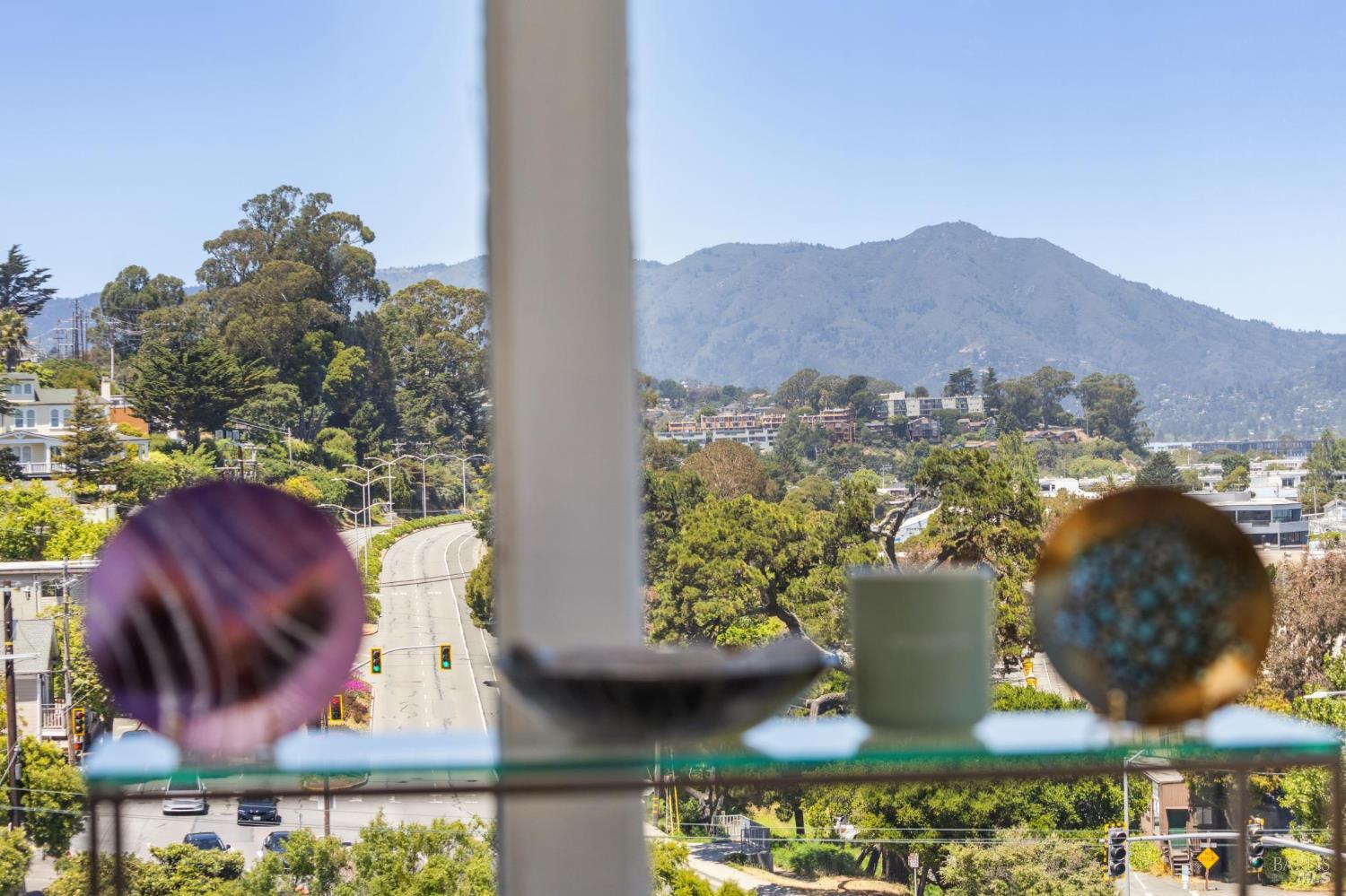 Detail Gallery Image 12 of 71 For 503 Easterby St, Sausalito,  CA 94965 - 5 Beds | 4 Baths