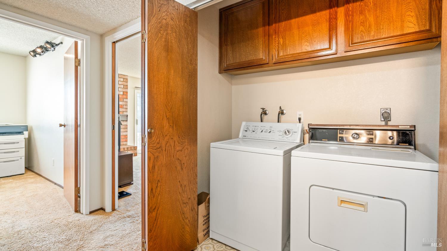 Detail Gallery Image 21 of 60 For 724 Garfield Dr, Petaluma,  CA 94954 - 4 Beds | 3 Baths