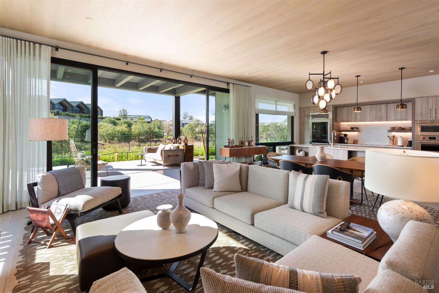 Detail Gallery Image 5 of 28 For 1421 Stanly Ln #D,  Napa,  CA 94559 - 2 Beds | 2/1 Baths