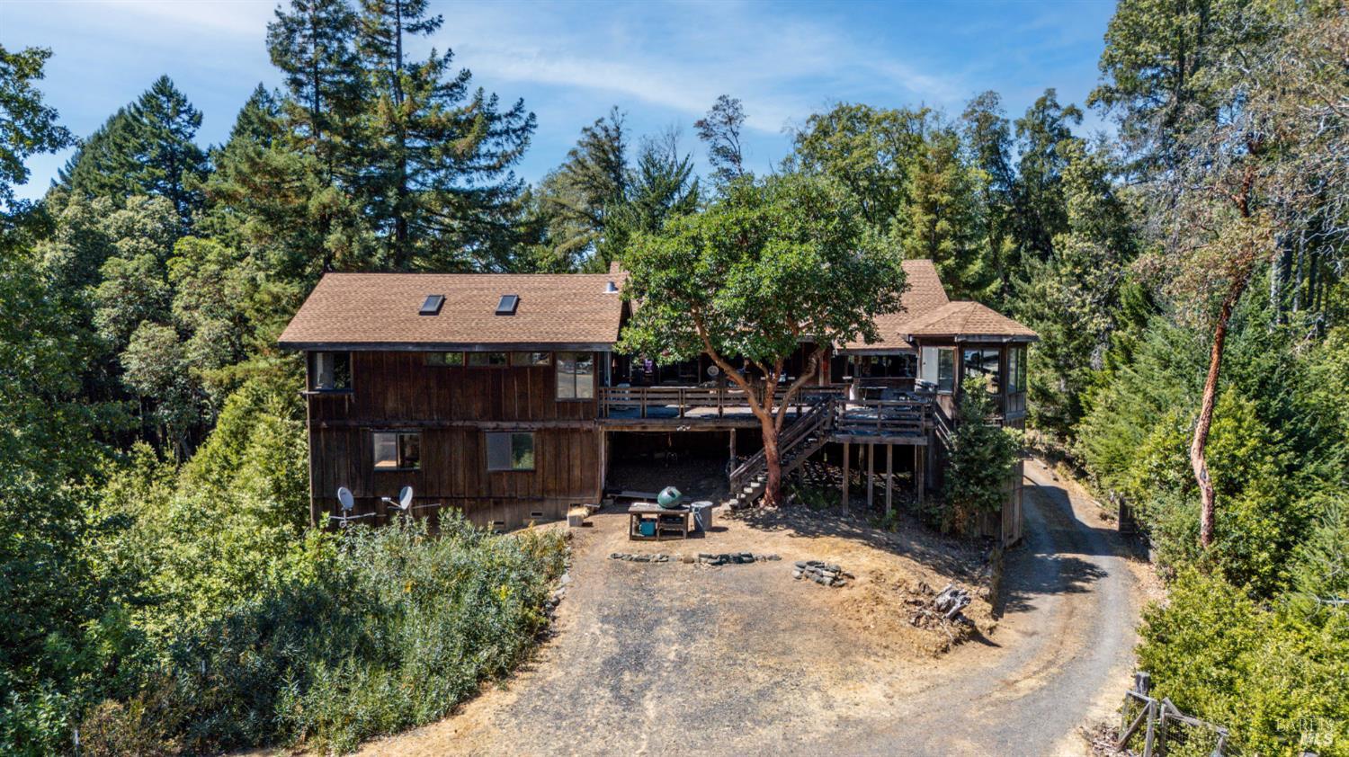 Detail Gallery Image 1 of 28 For 18396 Mariposa Creek Rd, Willits,  CA 95490 - 3 Beds | 3/1 Baths