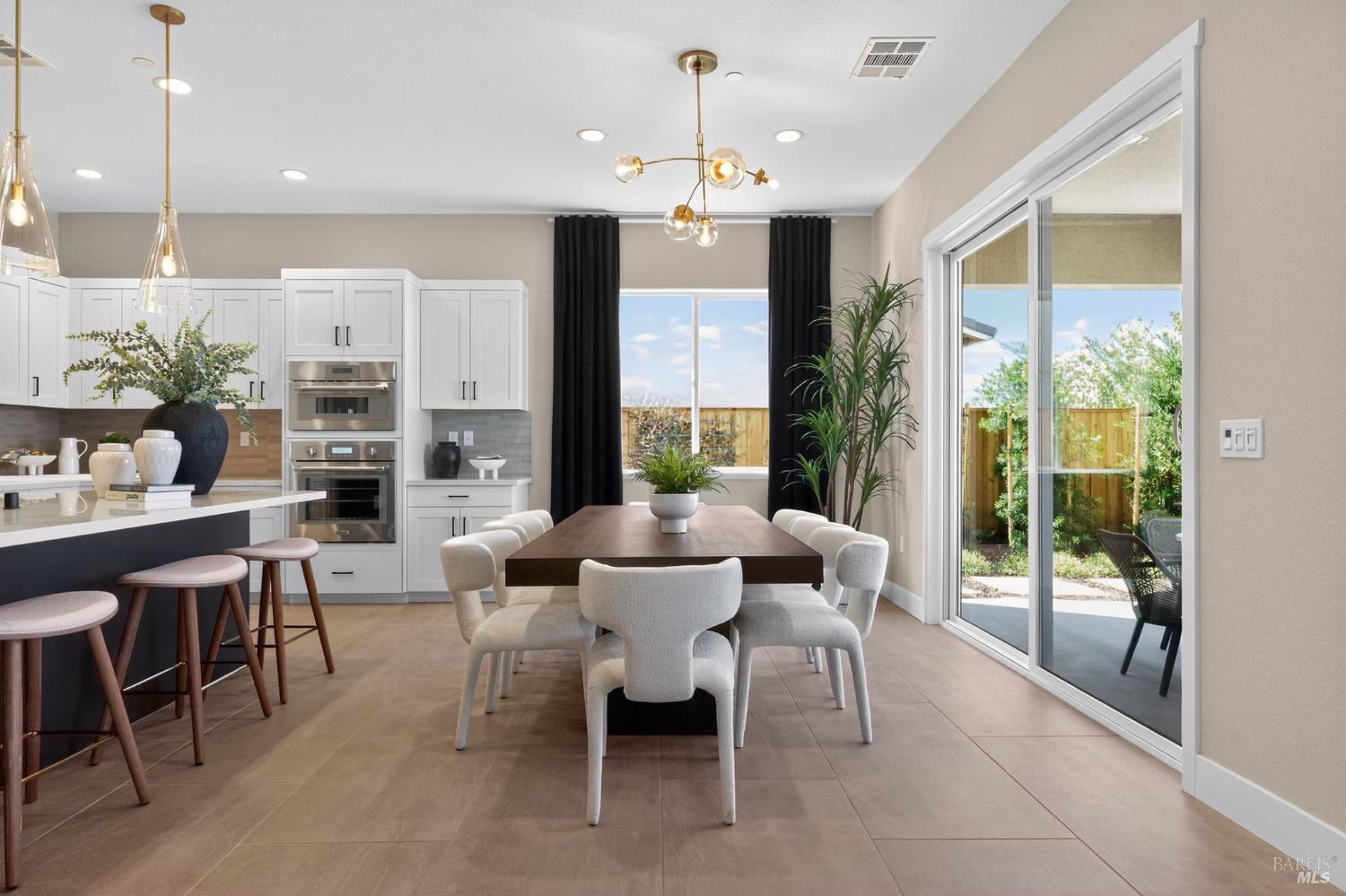 Detail Gallery Image 16 of 33 For 408 Beyers St, Oakley,  CA 94561 - 5 Beds | 3/1 Baths