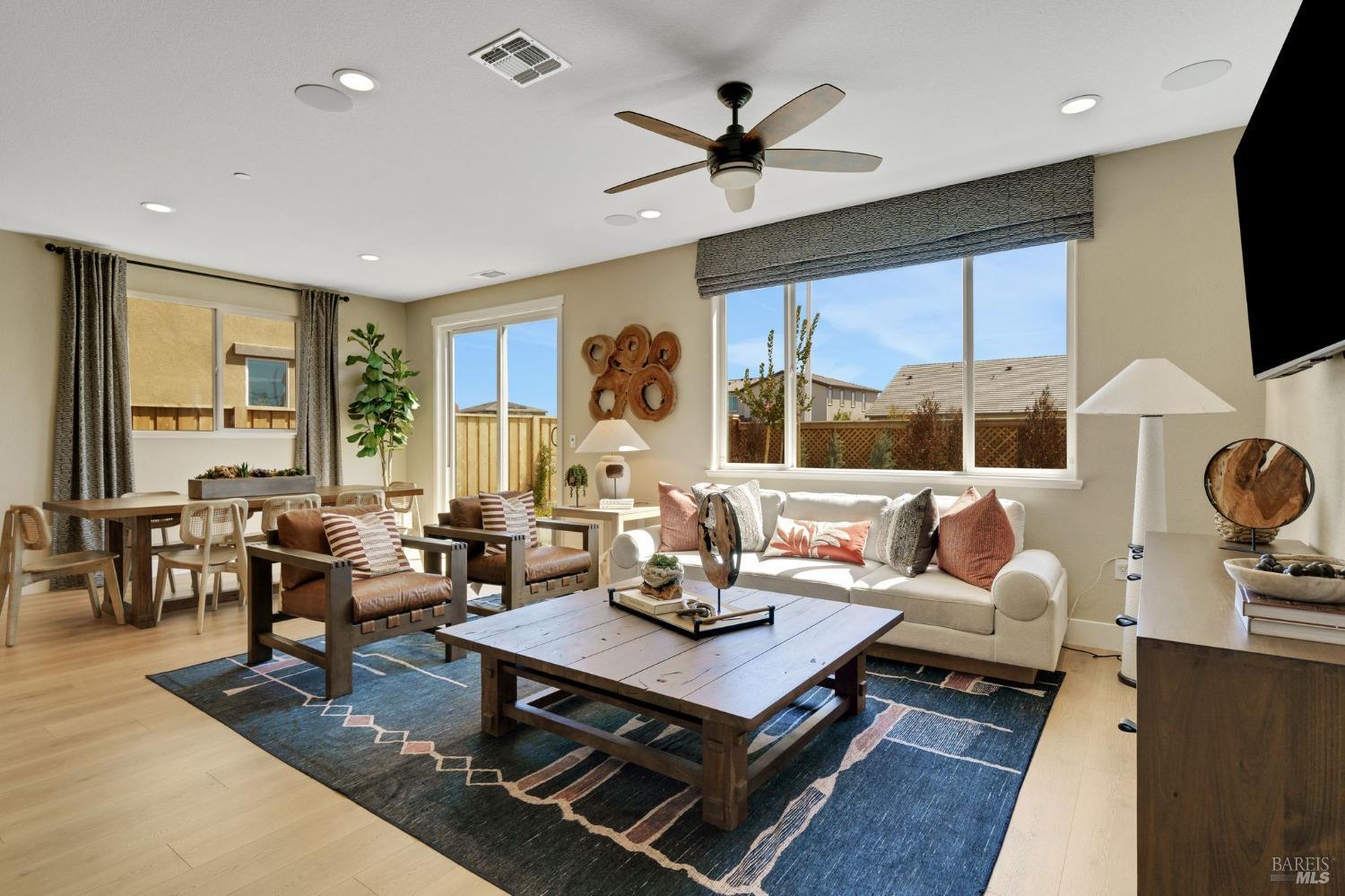 Detail Gallery Image 7 of 39 For 517 Eagle Cir, Oakley,  CA 94561 - 4 Beds | 3 Baths