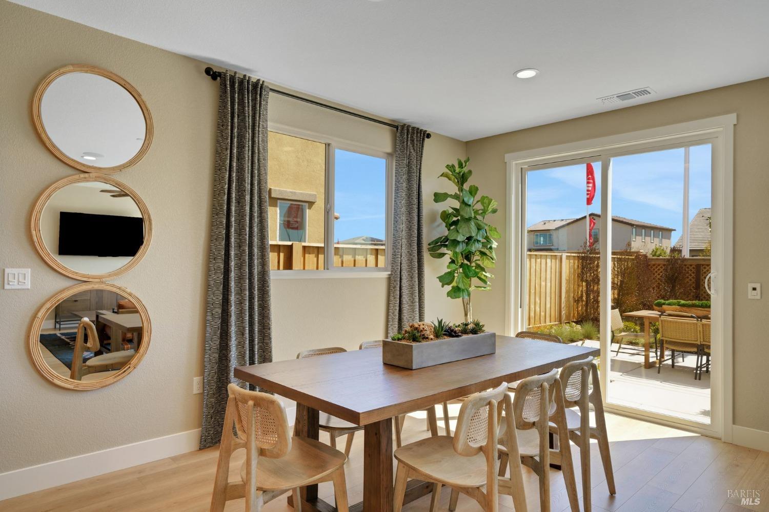 Detail Gallery Image 15 of 39 For 517 Eagle Cir, Oakley,  CA 94561 - 4 Beds | 3 Baths