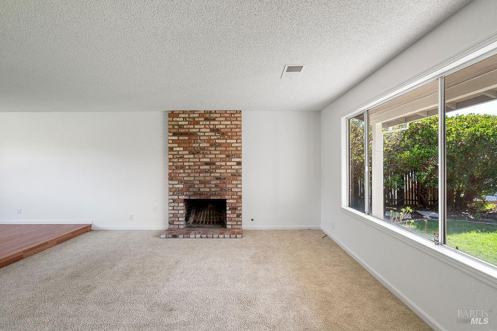 Detail Gallery Image 5 of 45 For 432 Turner Dr, Benicia,  CA 94510 - 4 Beds | 2/1 Baths