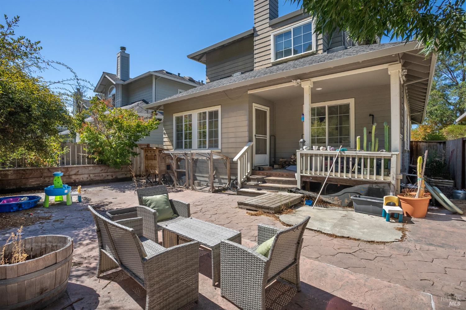 Detail Gallery Image 56 of 82 For 28 Adrian Ter, San Rafael,  CA 94903 - 3 Beds | 2/1 Baths