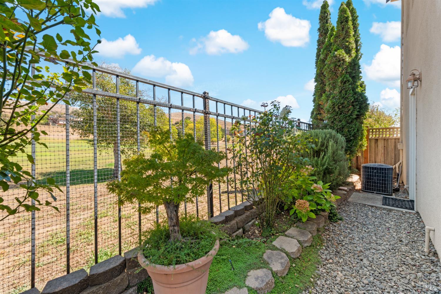 Detail Gallery Image 41 of 99 For 4168 Summer Gate Ave, Vallejo,  CA 94591 - 4 Beds | 3/1 Baths