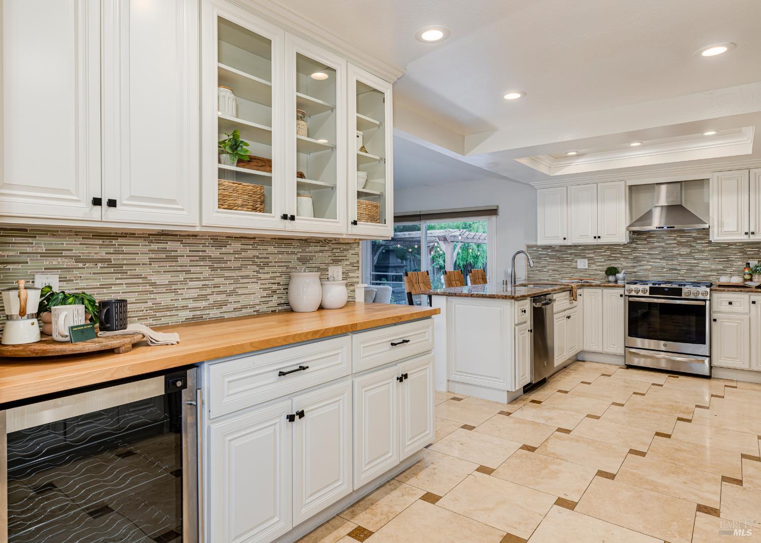 Detail Gallery Image 17 of 52 For 1024 Palmetto Way, Petaluma,  CA 94954 - 3 Beds | 2 Baths