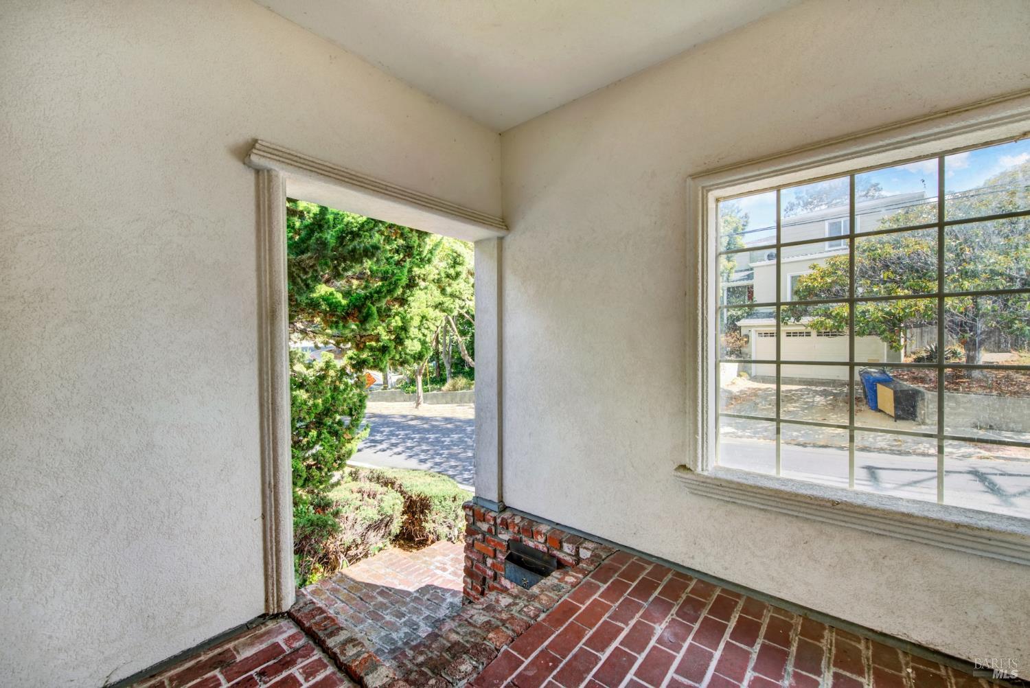 Detail Gallery Image 6 of 64 For 2629 Brooks Ave, El Cerrito,  CA 94530 - 5 Beds | 3/1 Baths