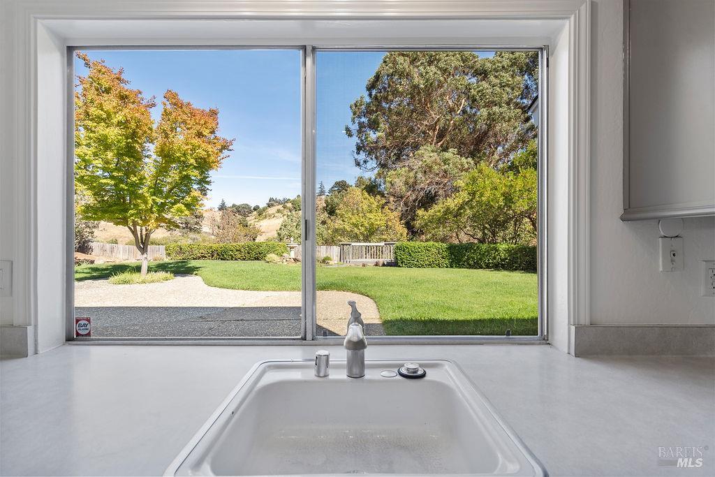 Detail Gallery Image 11 of 45 For 432 Turner Dr, Benicia,  CA 94510 - 4 Beds | 2/1 Baths