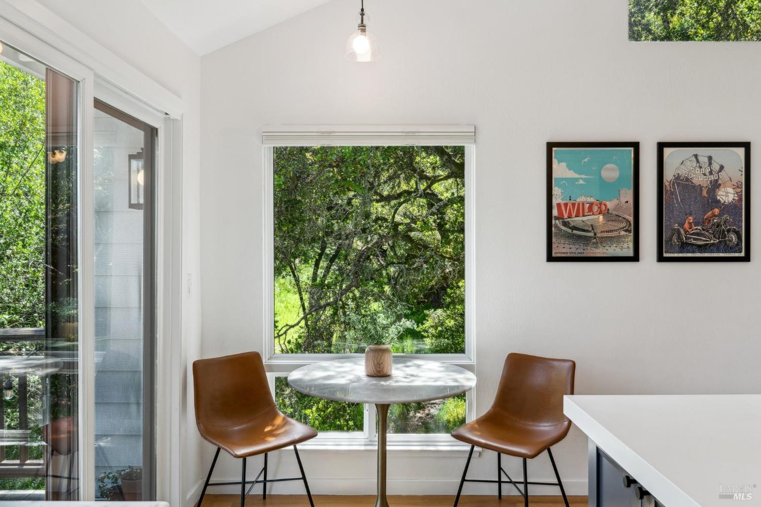 Detail Gallery Image 14 of 50 For 25 Palomino Cir, Novato,  CA 94947 - 5 Beds | 2/1 Baths