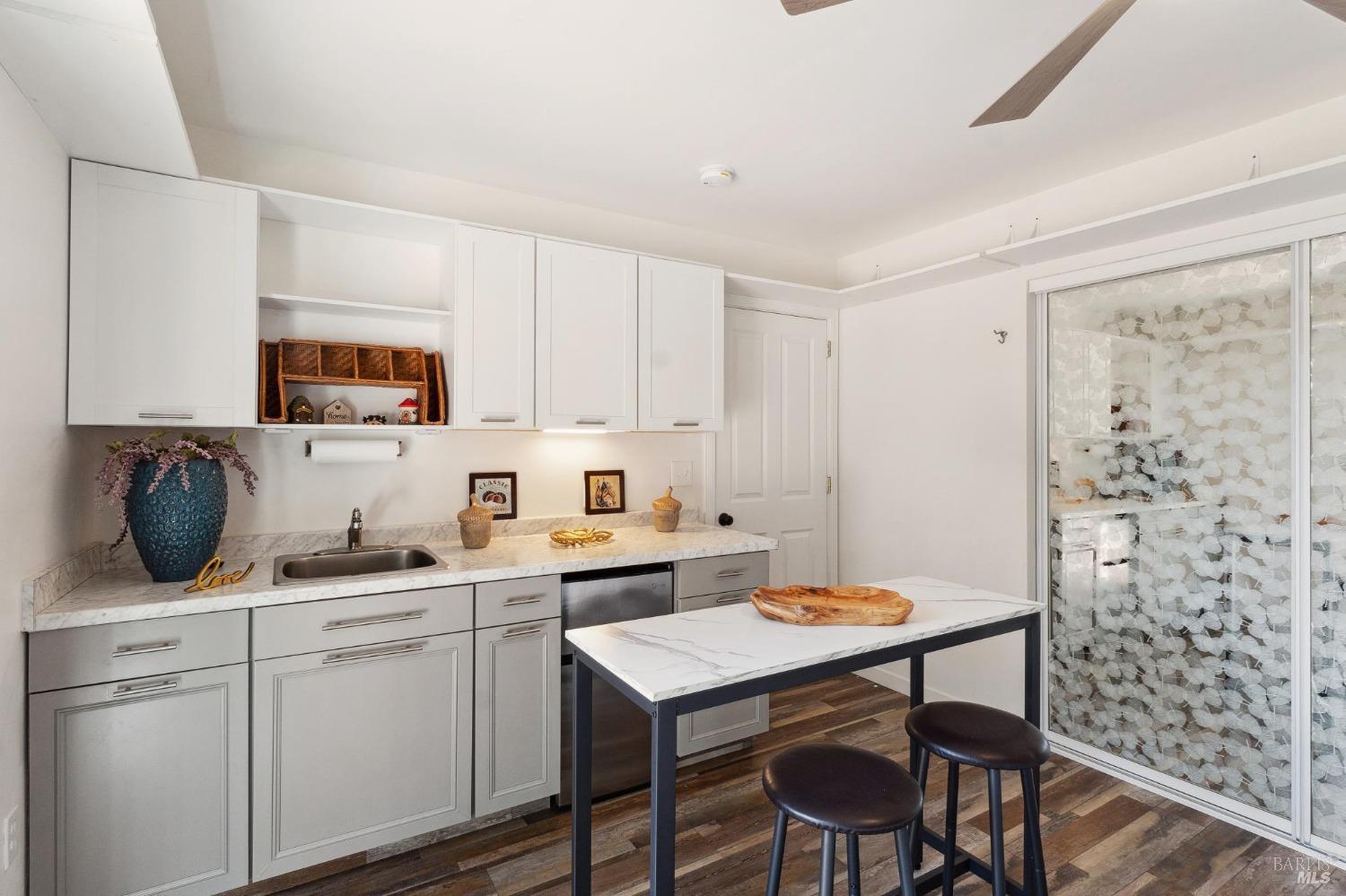 Detail Gallery Image 1 of 16 For 582 Fernando Dr a,  Novato,  CA 94945 - 0 Beds | 1 Baths