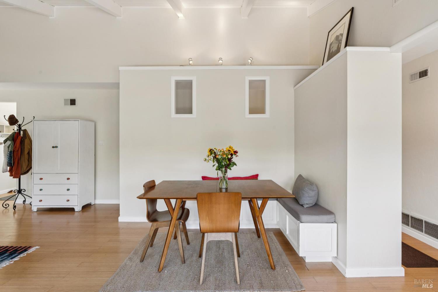 Detail Gallery Image 16 of 46 For 331 Starling Rd, Mill Valley,  CA 94941 - 3 Beds | 1 Baths