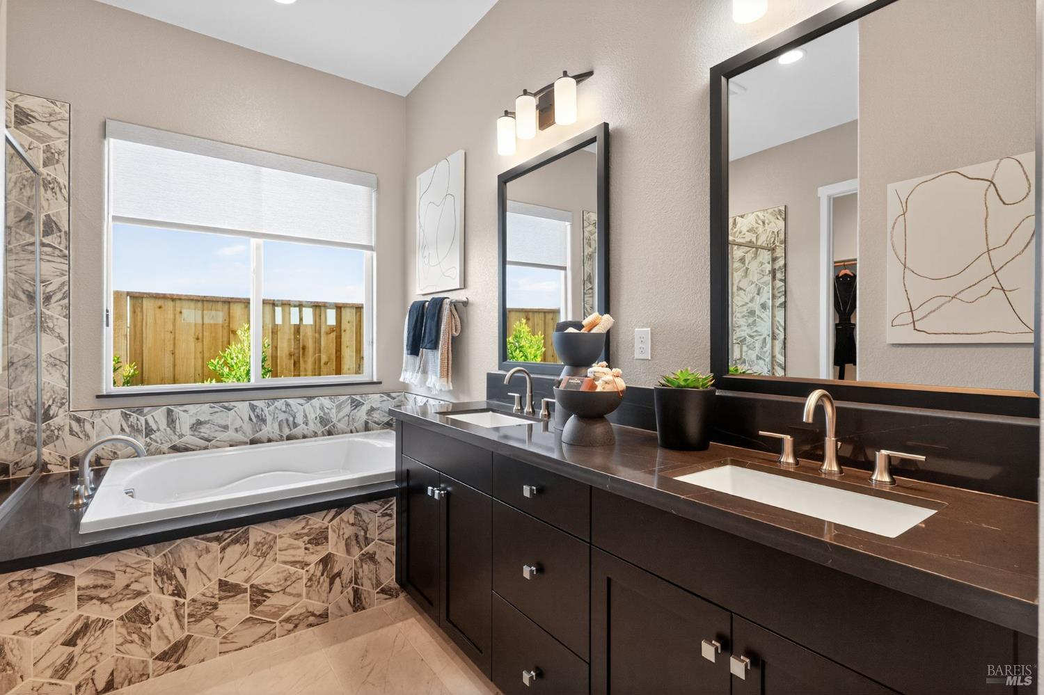 Detail Gallery Image 17 of 30 For 404 Beyers St, Oakley,  CA 94561 - 5 Beds | 3 Baths