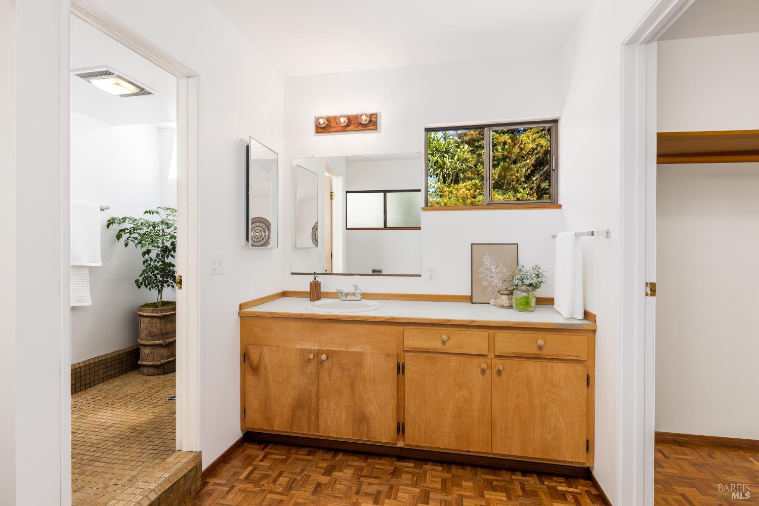 Detail Gallery Image 20 of 43 For 11370 Occidental Rd, Sebastopol,  CA 95472 - 4 Beds | 3 Baths