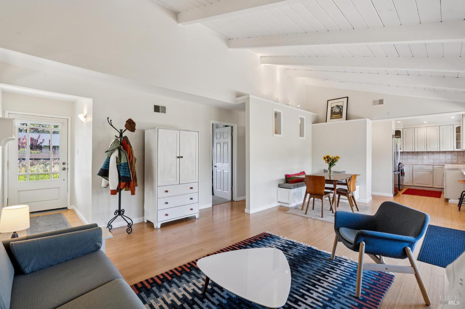 Detail Gallery Image 8 of 46 For 331 Starling Rd, Mill Valley,  CA 94941 - 3 Beds | 1 Baths