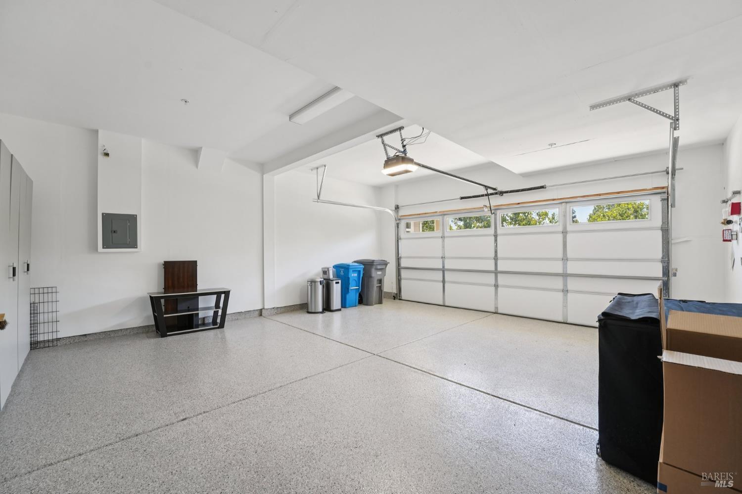 Detail Gallery Image 30 of 37 For 1747 Chinar Dr, Petaluma,  CA 94954 - 3 Beds | 2/1 Baths